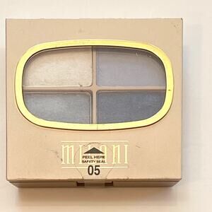 NEW Milani Denim Blues EYESHADOW COMPACT 3 Blue 1 White Eye Shadow 4-in-1 Beauty